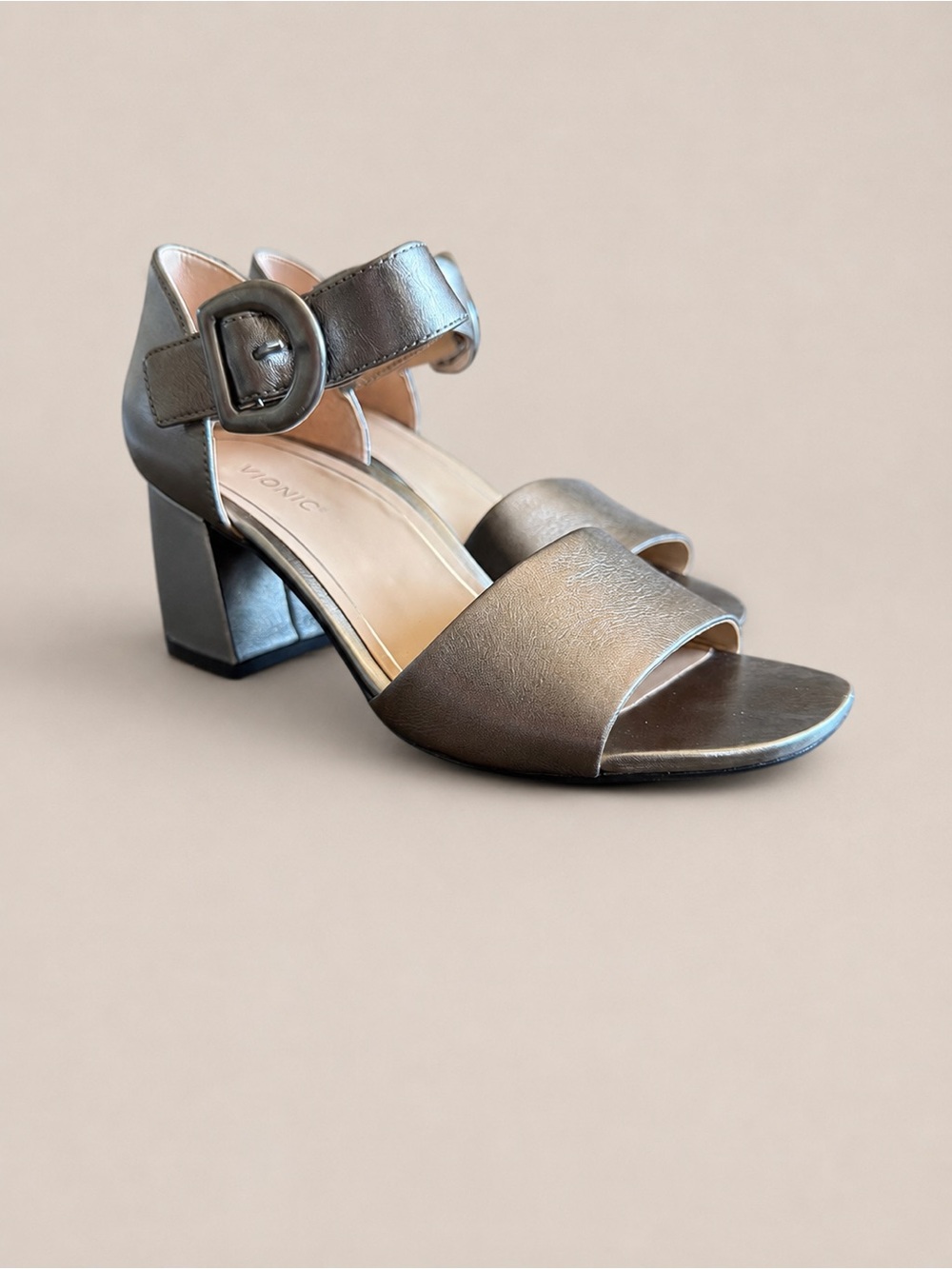 Vionic Chardonnay Pewter Metallic Block Heel Sandals Size 8